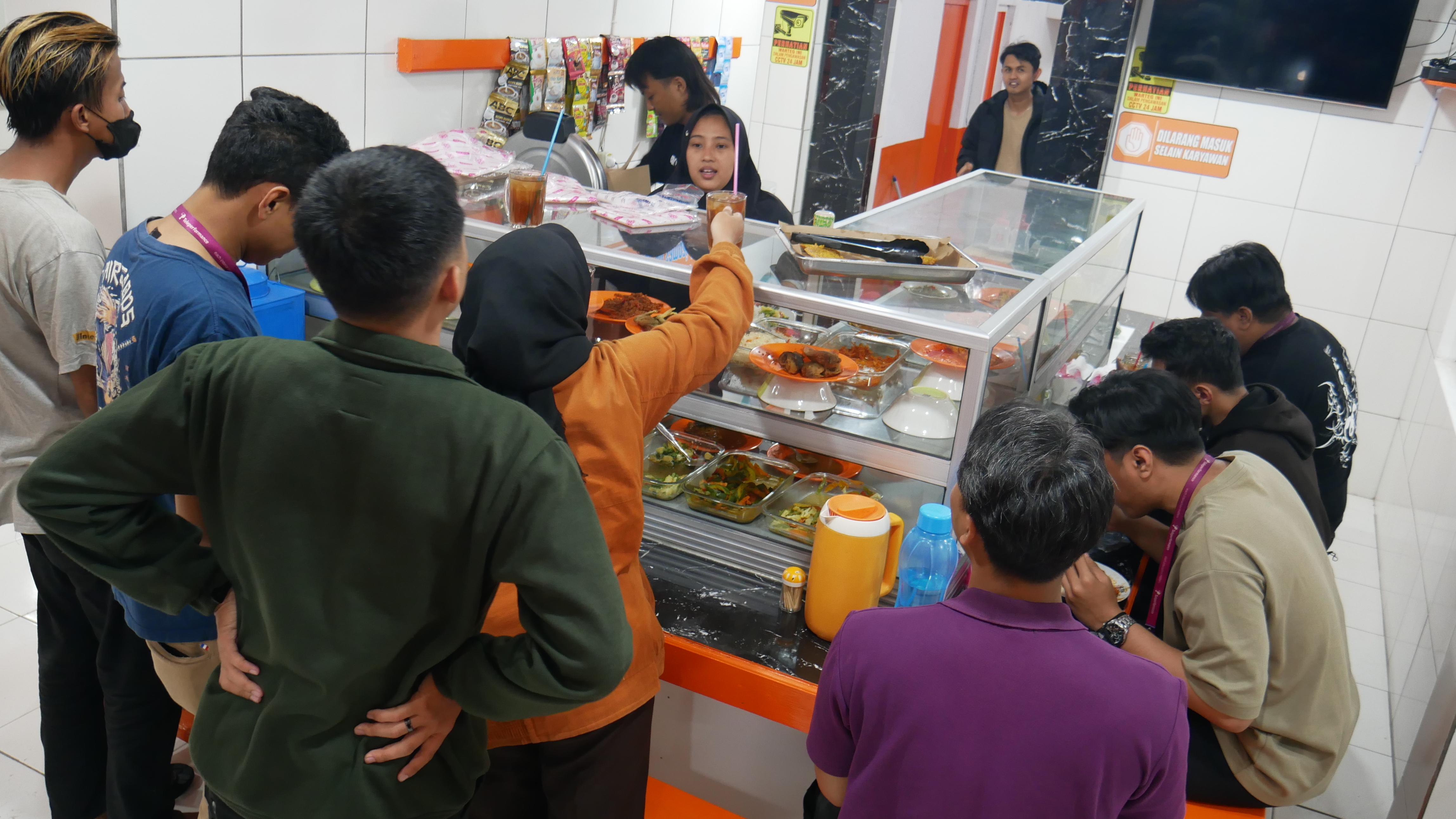 Pelatihan Karyawan: Standar Layanan Prima